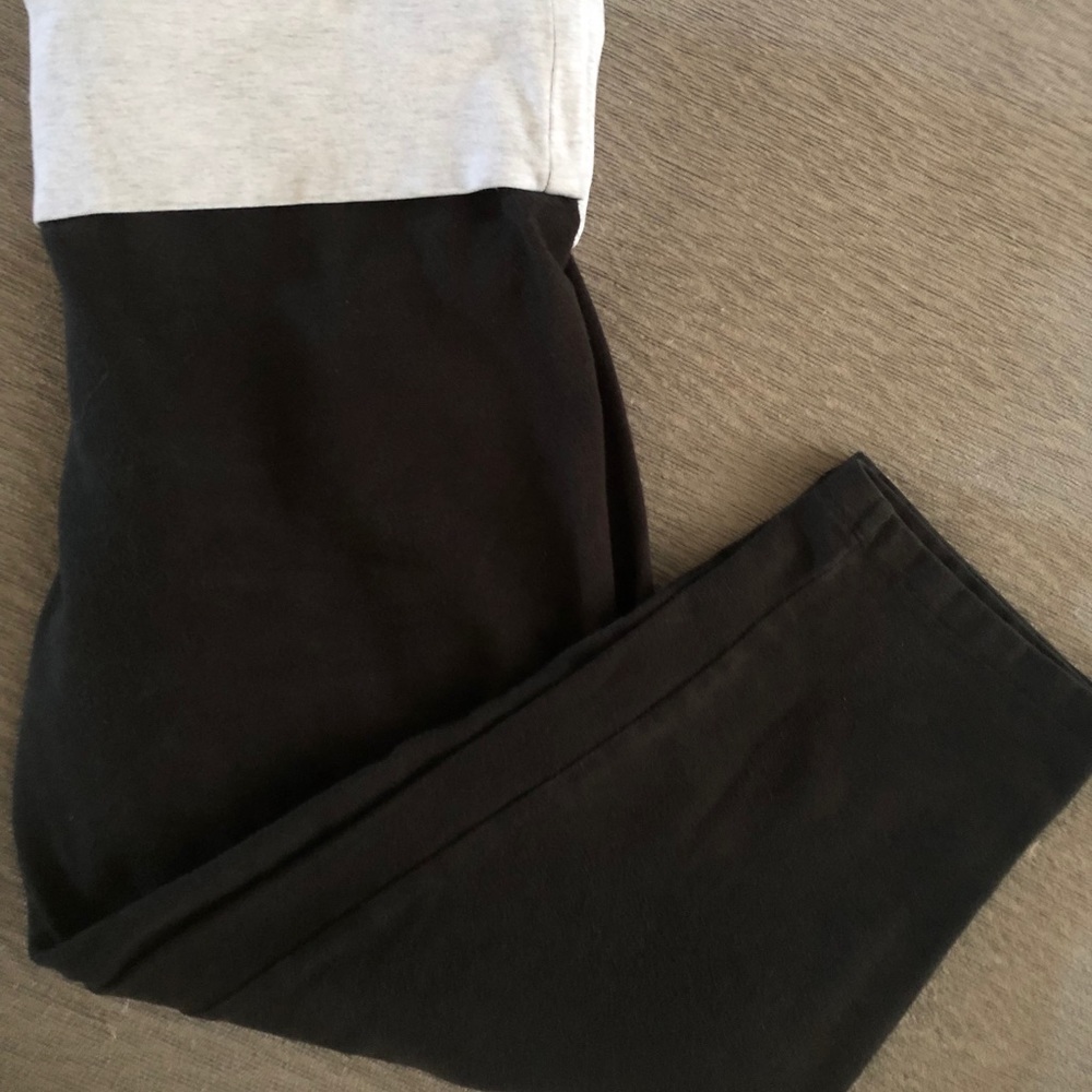Victoria’s Secret crop yoga leggings